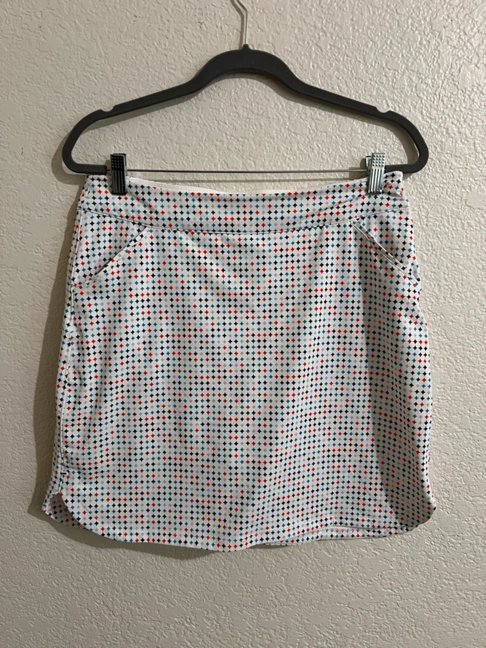 Peter Millar Golf Skirt White Skirt with Red and Blue Geo Dots - Picture 6 of 6